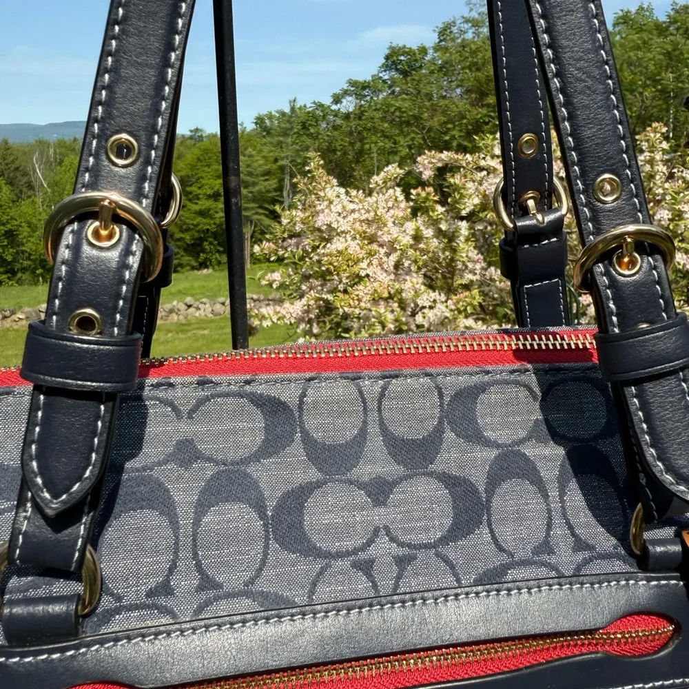 Coach Cleo Carryall Chambray - Picture 8 of 13